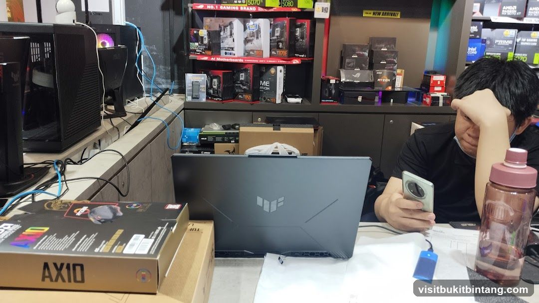 Computer Store Display