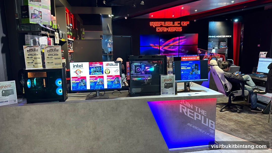 Computer Store Display
