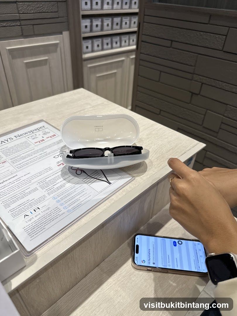 Eyewear Display