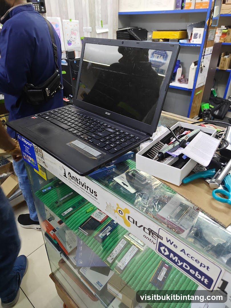 Computer Store Display