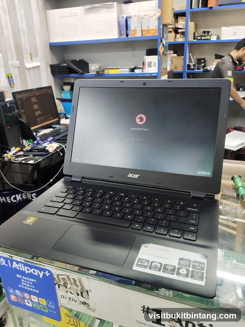 Acer Chromebook on Display