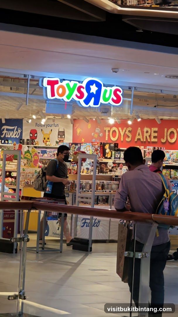 Toys"R"Us - Mid Valley Megamall