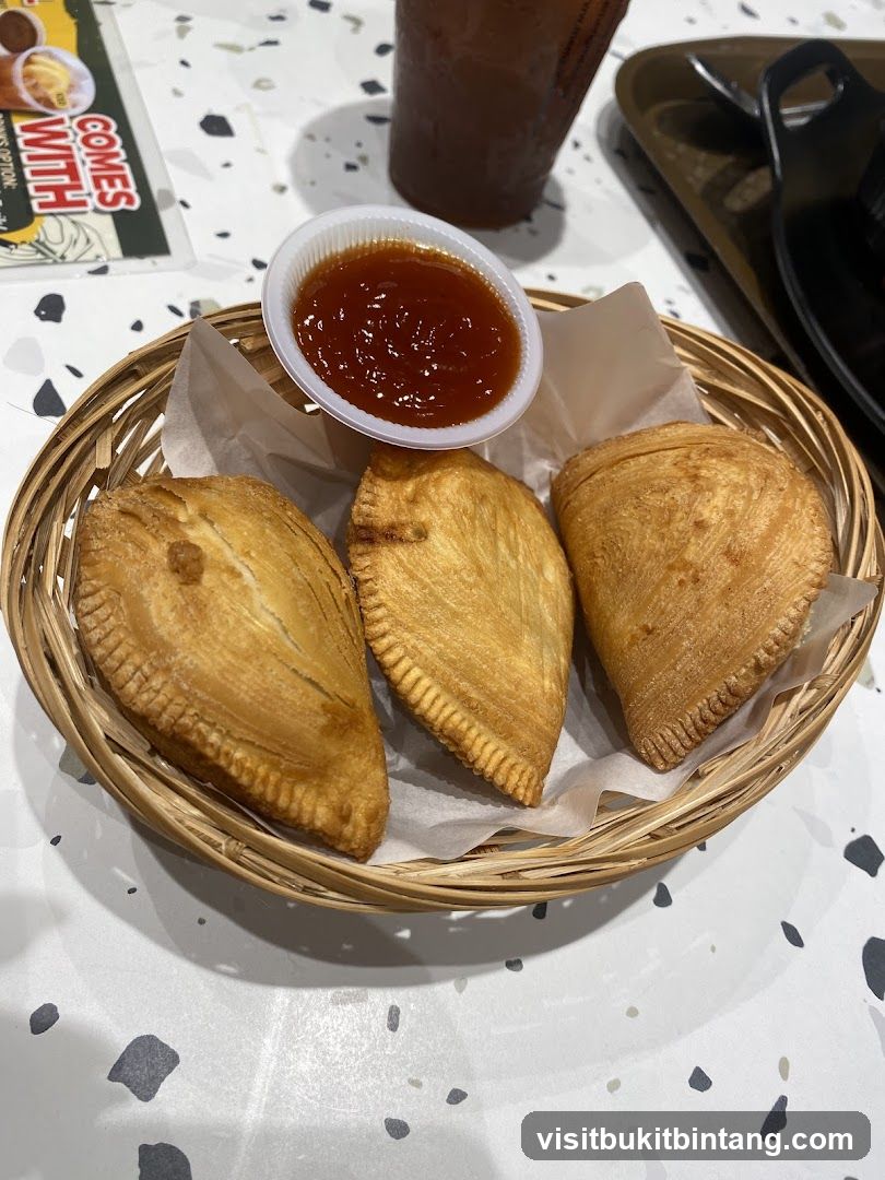 Curry Puffs with Sauce