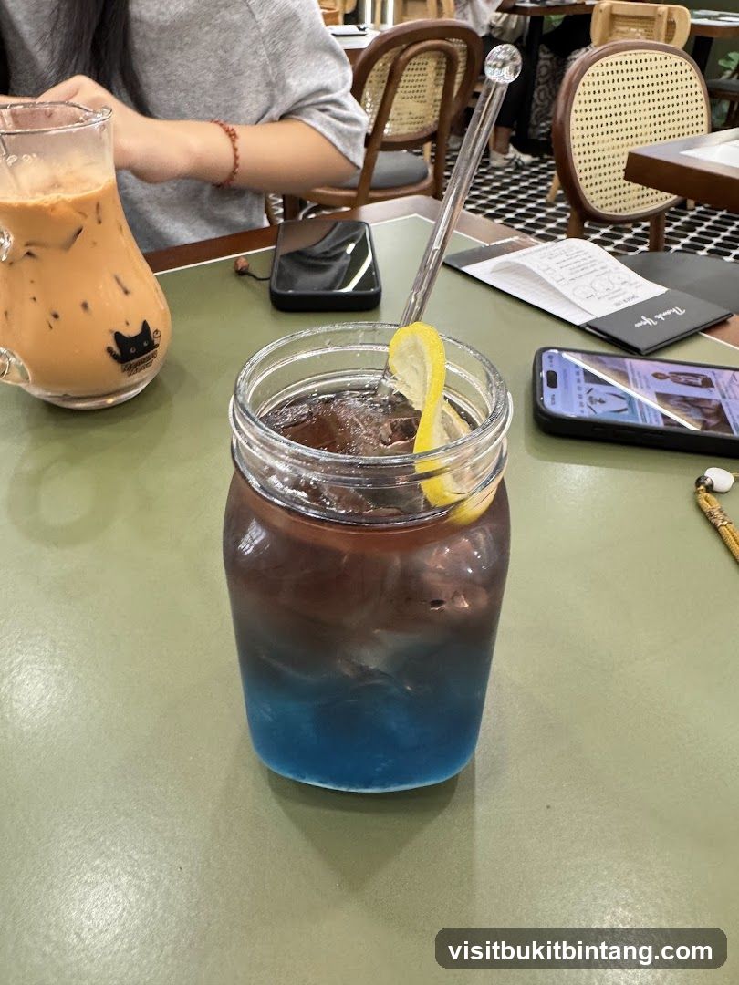 Layered Drink with Lemon and Iced Tea