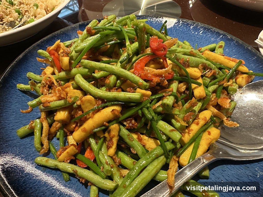 Stir-fried Green Beans with Tofu and Chili