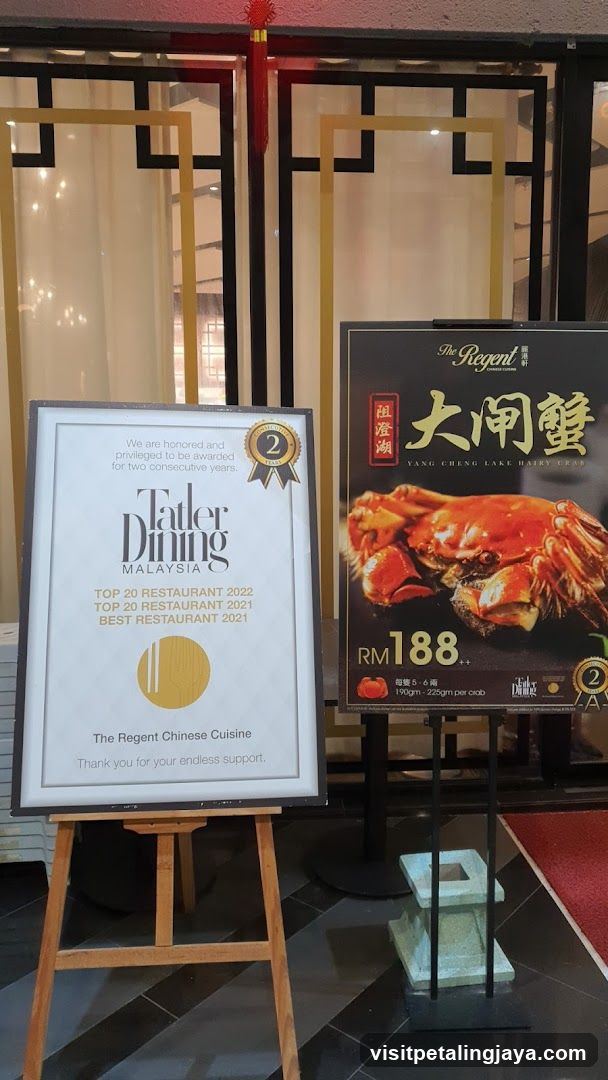 Restaurant Awards and Advertisements